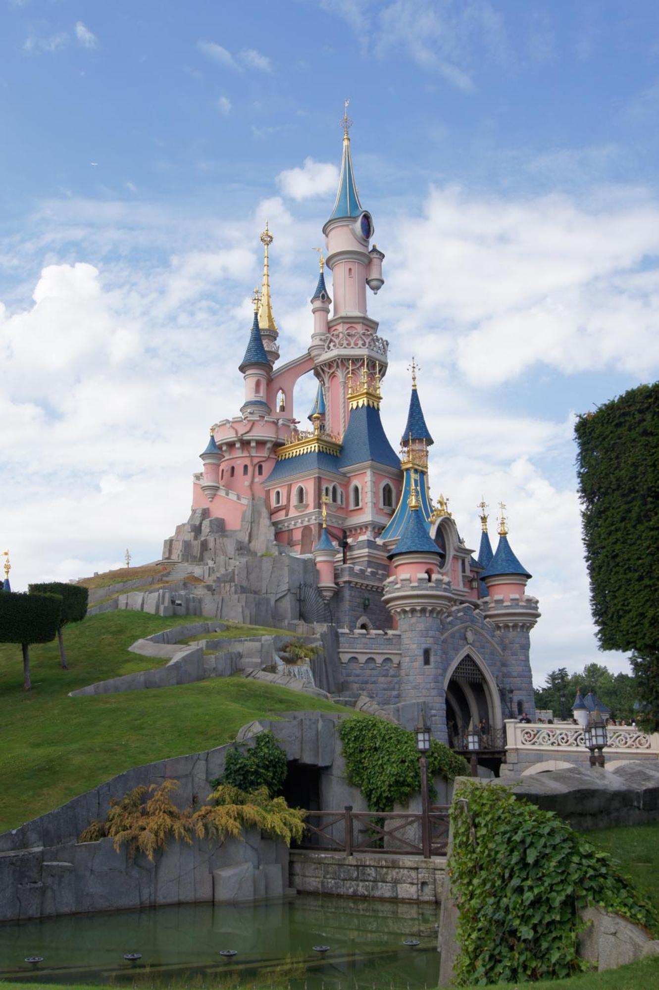 Le Bonheur Charmant *Disney*Paris*Rer A* Bussy-Saint-Georges Buitenkant foto